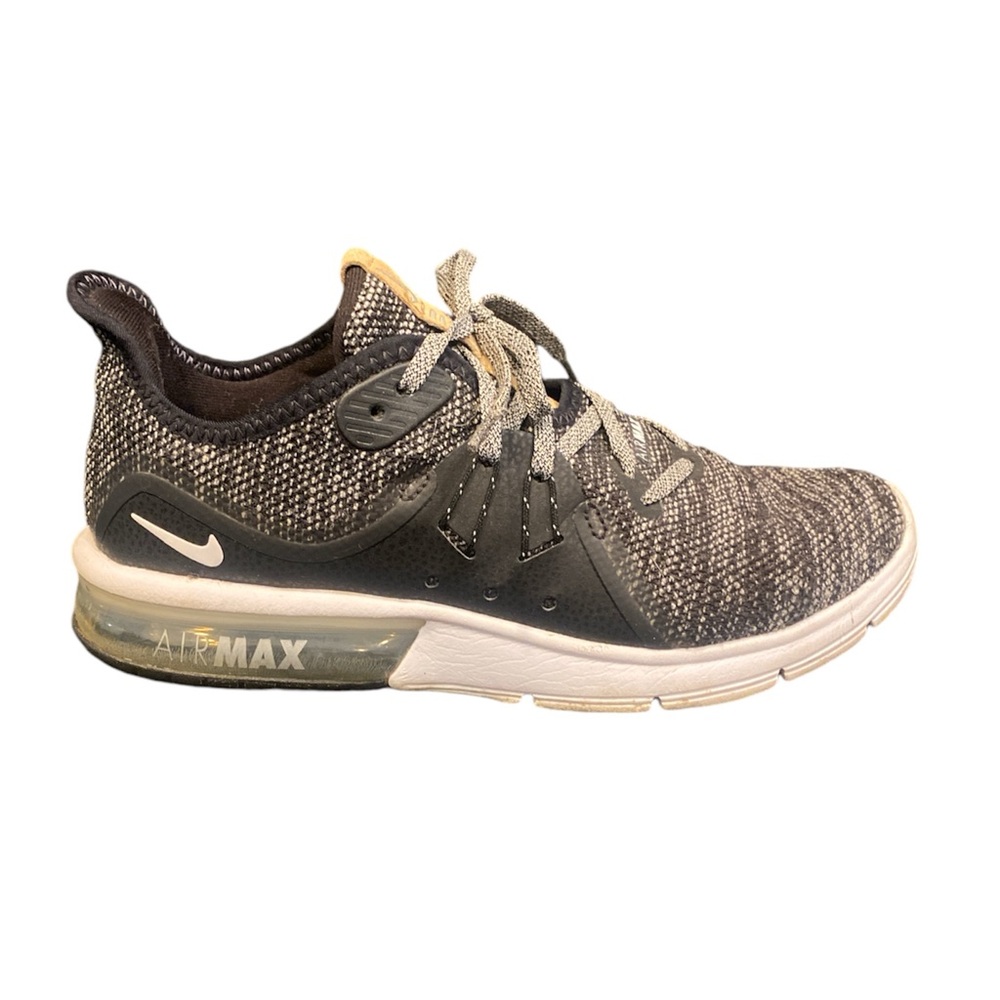 Nike Air Max Sequent 3 Running shoes women’s size 8 black and gray 908993-011